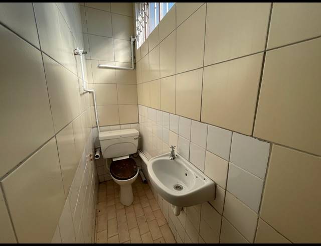 60M² RETAIL TO LET IN STARWOOD